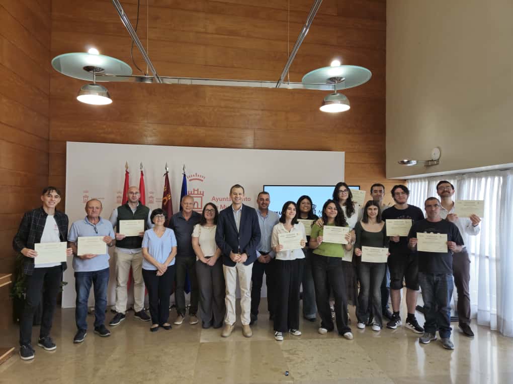 Entrega de diplomas Campaña de excavaciones arqueológicas en el Castillejo