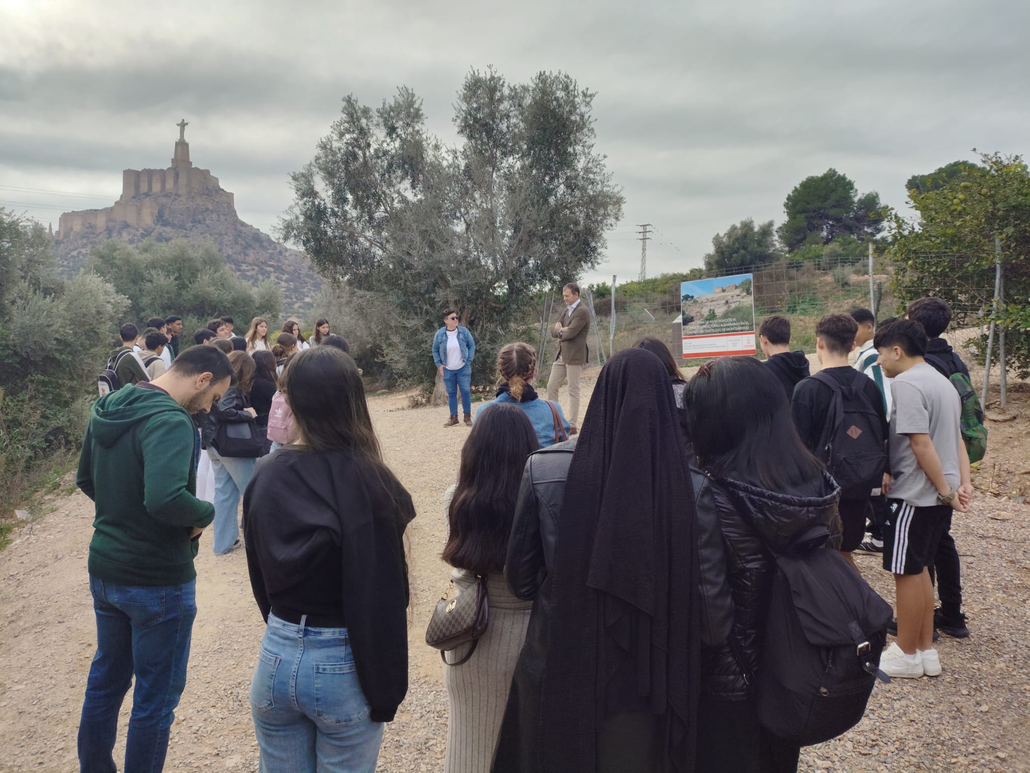 Centros educativos visitan para conocer el patrimonio de las Fortalezas del Rey Lobo
