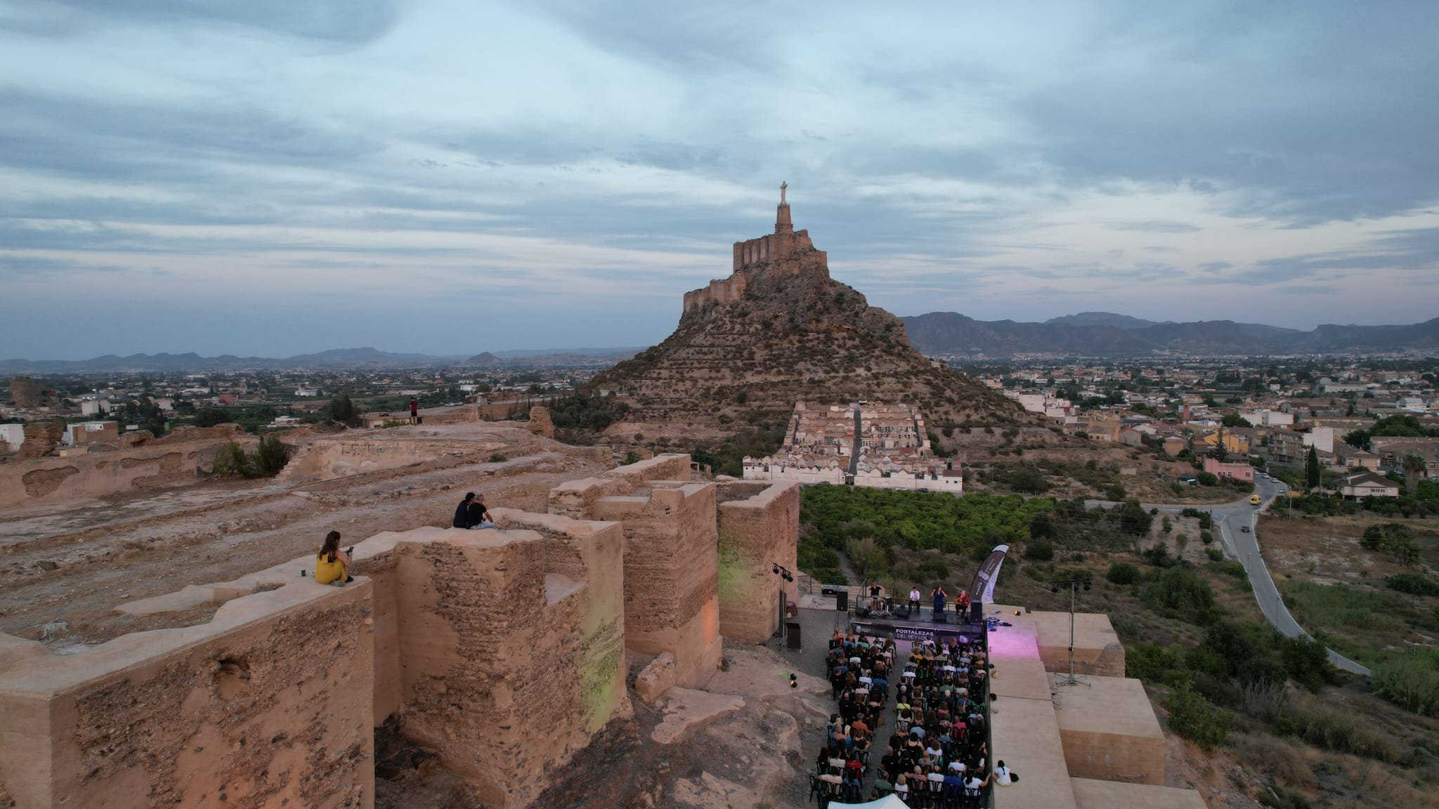 visitas teatralizadas y los talleres de yoga en el Palacio Ibn Mardanís