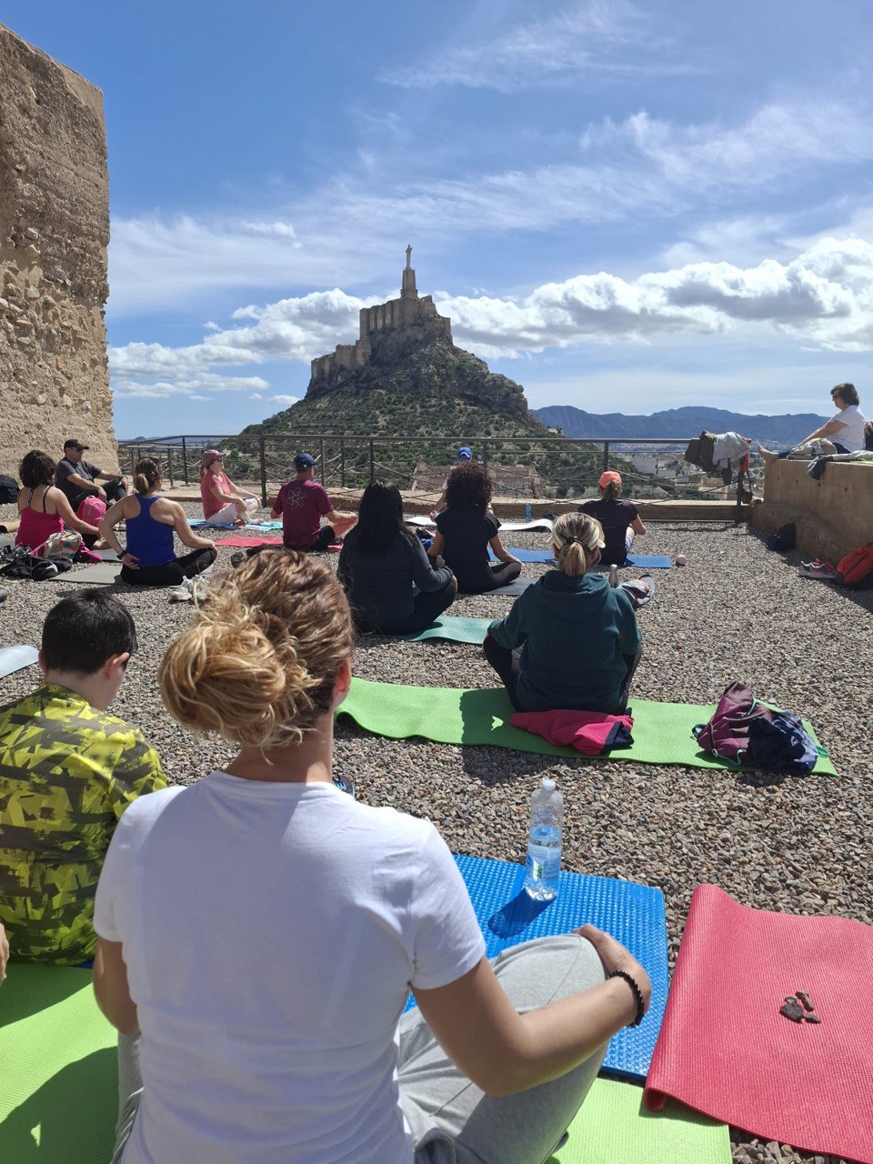 Yoga y Meditación en Movimiento en Las Fortalezas del Rey Lobo
