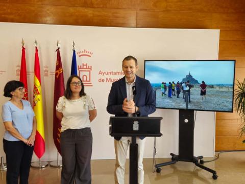 Entrega de diplomas Campaña de excavaciones arqueológicas en el Castillejo