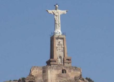 Vistas de ESCULTURA DEL SAGRADO CORAZON DE JESUS
