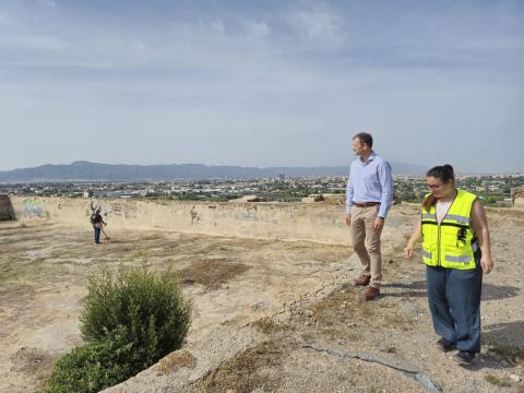 Labores de limpieza preventiva y mantenimiento enmarcadas en Monteagudo-Cabezo de Torres