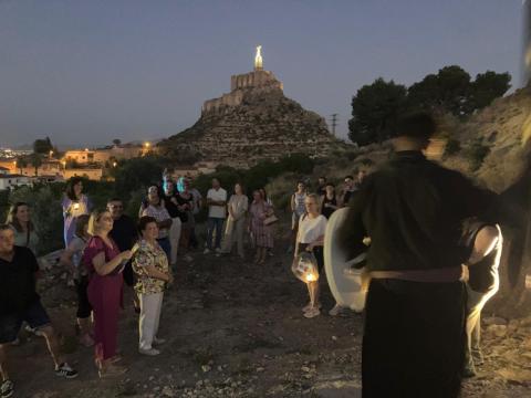 visitas teatralizadas y los talleres de yoga en el Palacio Ibn Mardanís