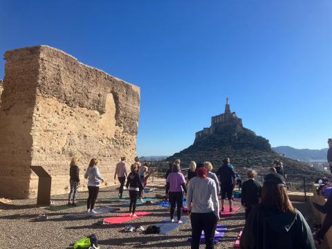 Yoga y Meditación en Movimiento en Las Fortalezas del Rey Lobo