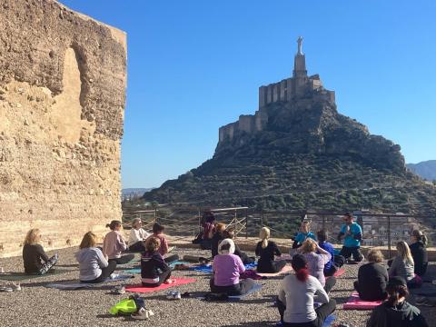 Yoga y Meditación en Movimiento en Las Fortalezas del Rey Lobo