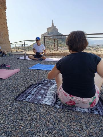 Solsticio de verano con un Saludo al Sol en el Palacio Ibn Mardanís